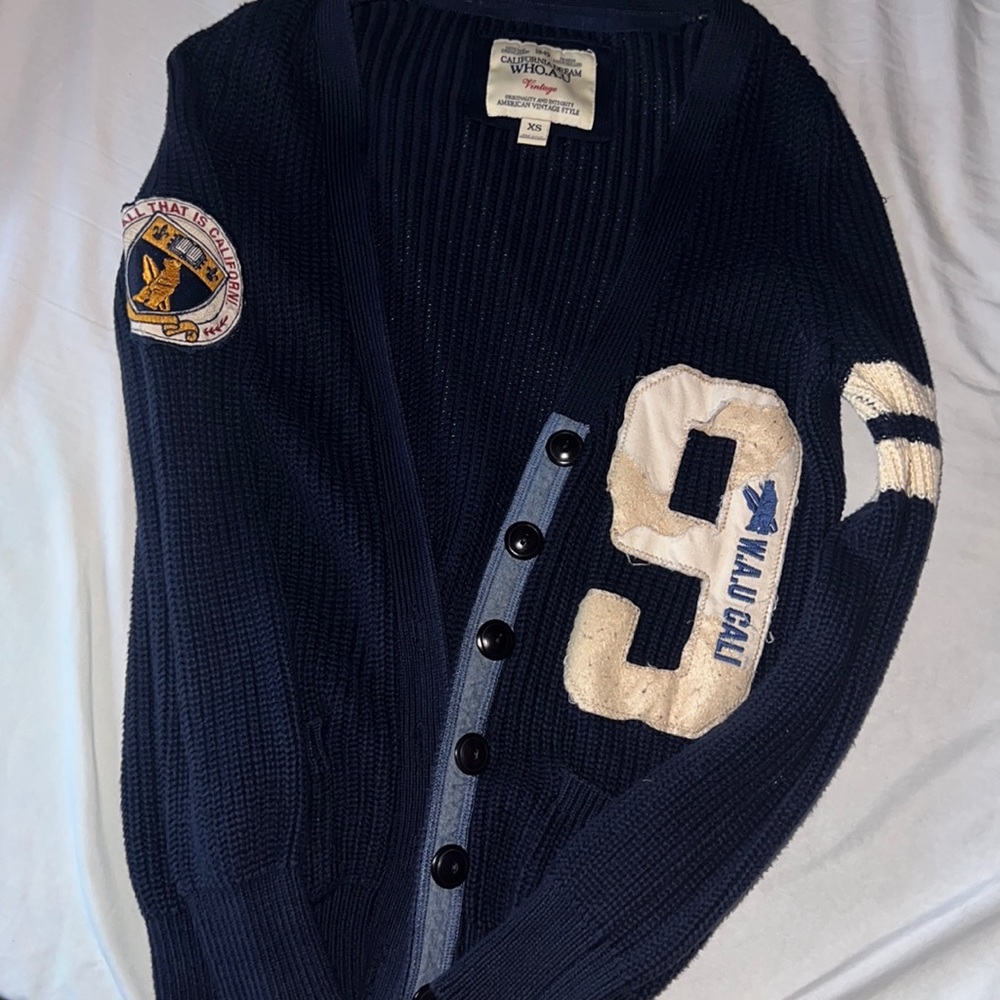 Who a.u cardigan